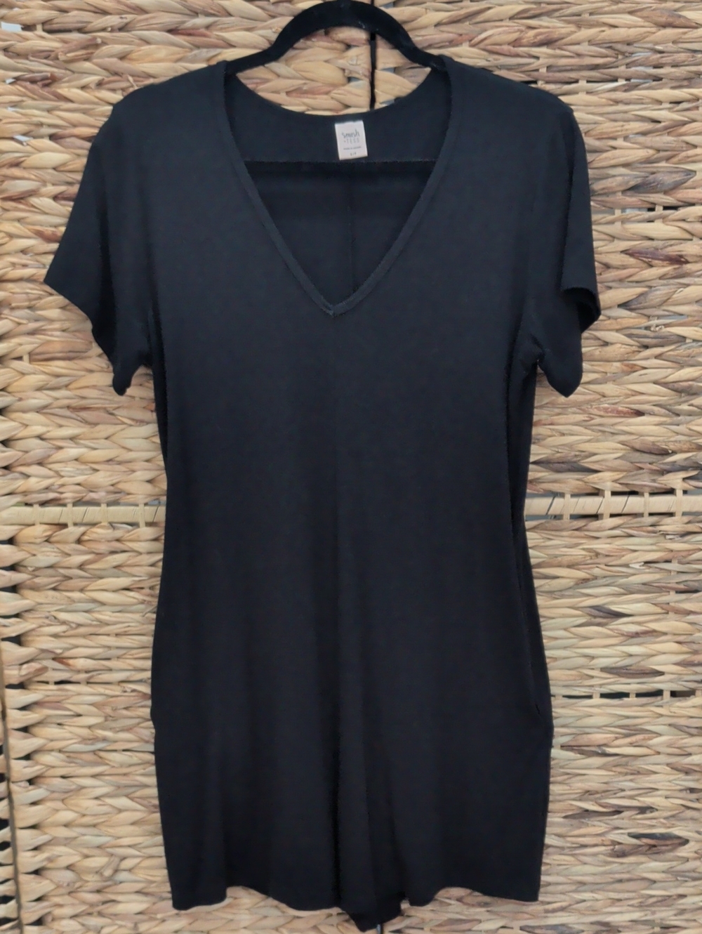 Smash + Tess Black V-Neck Shorts Romper  Size Small
